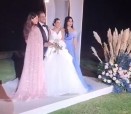 لجين عمران تشغل صفحات الموضة بإطلالتها 